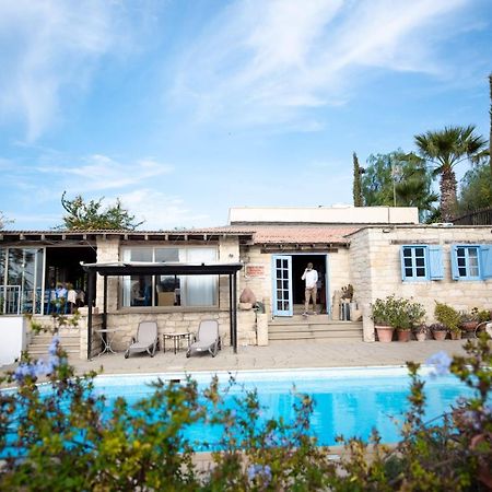 The Carob Tree Villa - Rustic Luxury Home With Access To Pool And Restaurant Larnaca Esterno foto