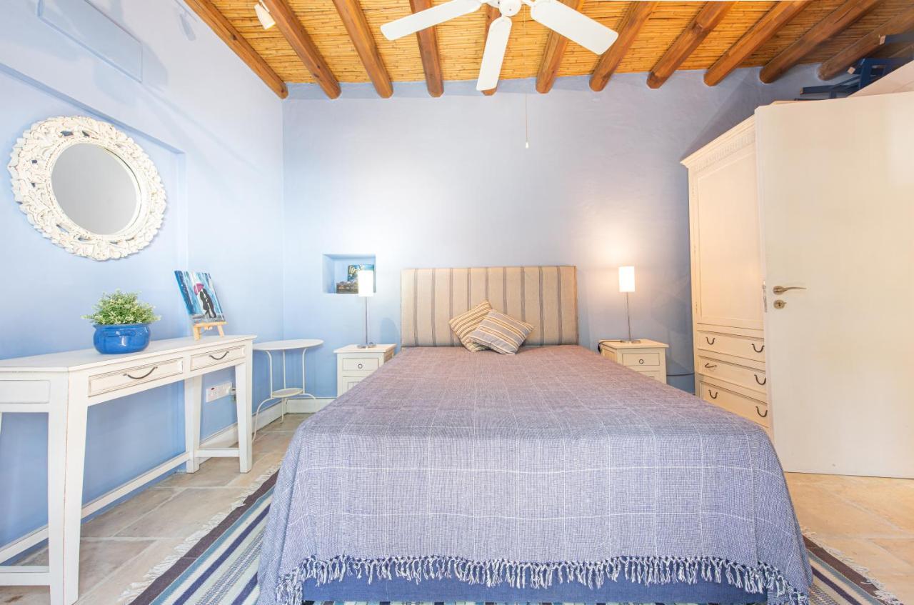 The Carob Tree Villa - Rustic Luxury Home With Access To Pool And Restaurant Larnaca Esterno foto