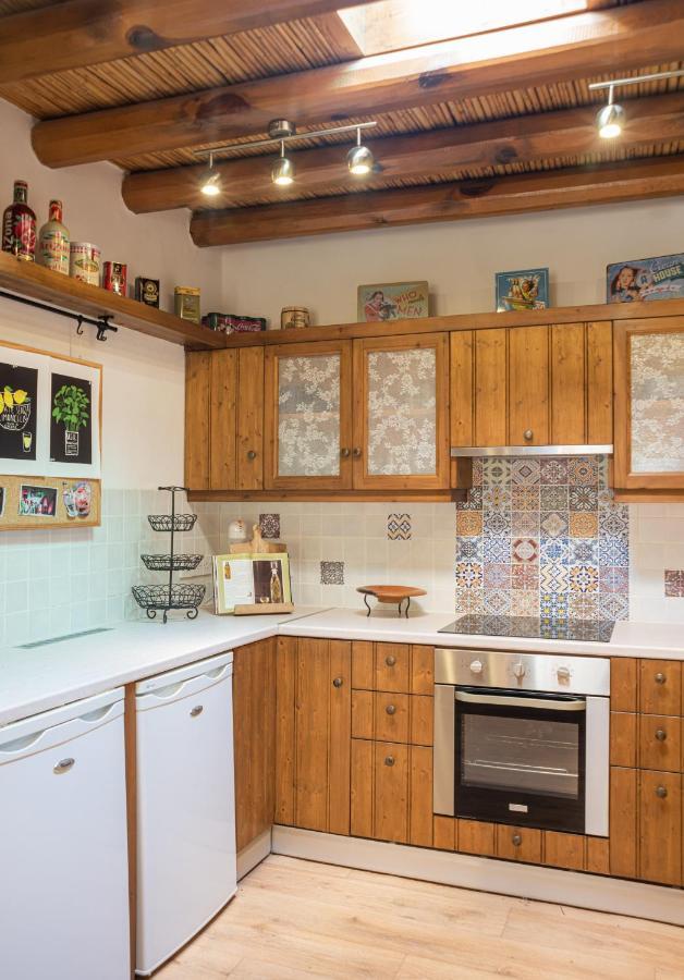 The Carob Tree Villa - Rustic Luxury Home With Access To Pool And Restaurant Larnaca Esterno foto