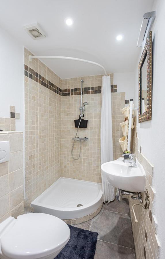 The Carob Tree Villa - Rustic Luxury Home With Access To Pool And Restaurant Larnaca Esterno foto
